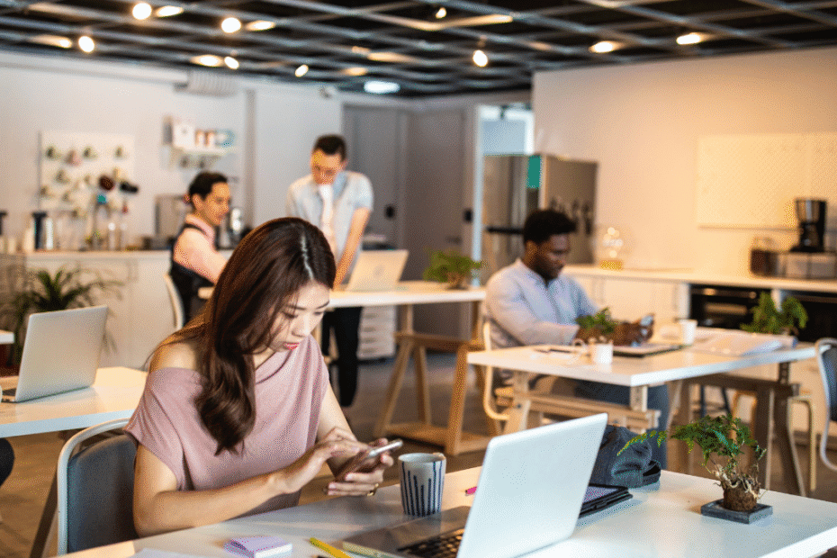 Apa yang Harus Dilakukan Saat Hari Pertama Kerja? Yuk Simak Tipsnya! Apa yang Harus Dilakukan Saat Hari Pertama Kerja? Yuk Simak Tipsnya!